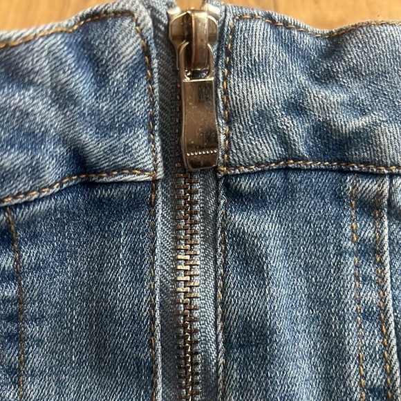 Balmain denim skirt size medium - Picture 4 of 10